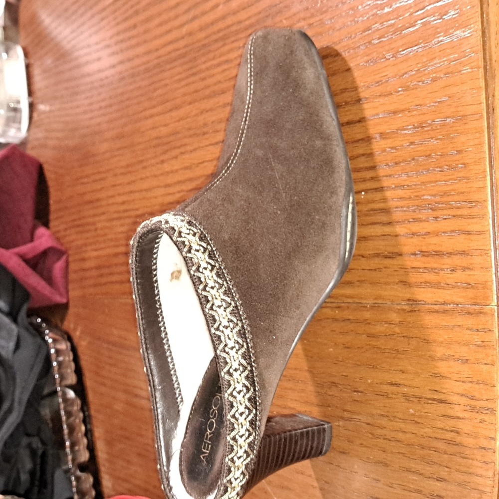 Size 9B Aerosoles dark brown suede clogs - Picture 7 of 8